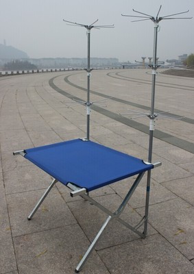 臨海市金蘋果塑鋼制品廠新品解析 多功能折疊飾品展示架，賦能夜市地?cái)偨?jīng)濟(jì)